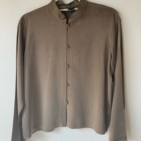 100% silk Eileen Fisher Shirt - Picture 5 of 7